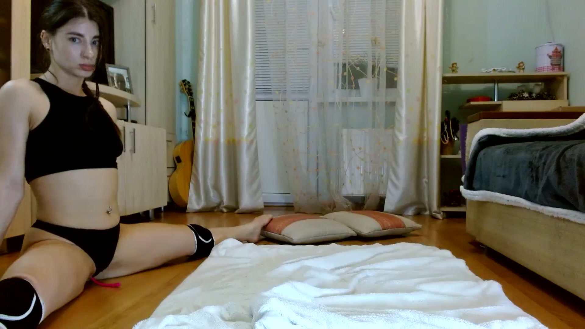 Gallery image thumbnail from RockGoddesss's myfreecams stream on, 05/04/2024, 18:55 image 10 of 20