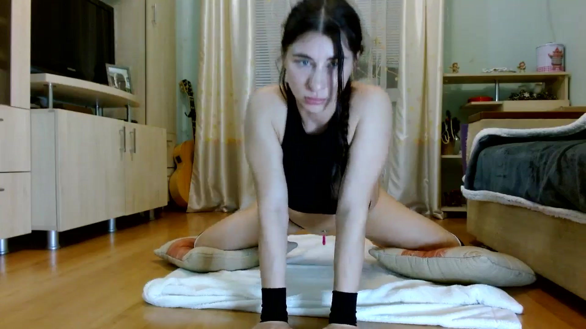 Gallery image thumbnail from RockGoddesss's myfreecams stream on, 05/04/2024, 18:55 image 11 of 20