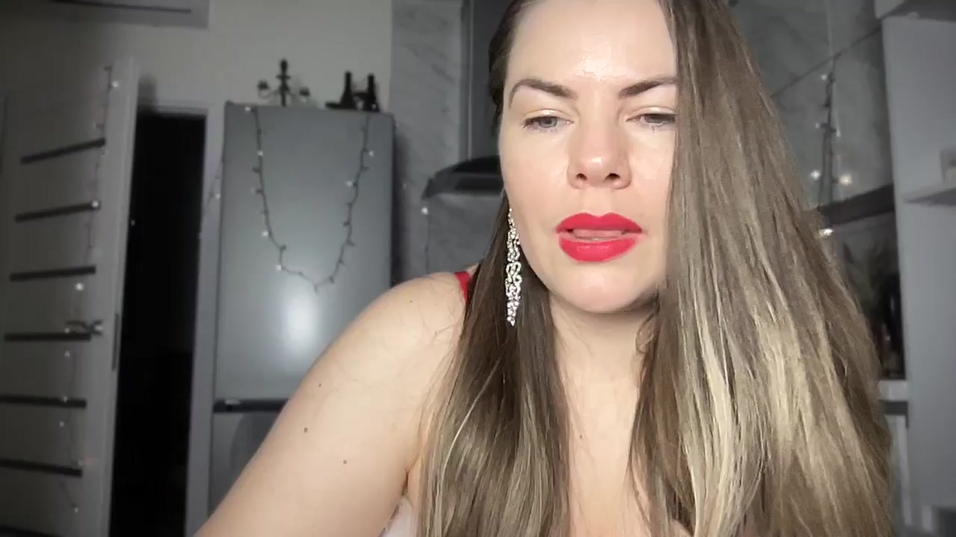 Gallery image thumbnail from Rock_n_cute's myfreecams stream on, 12/31/2024, 19:17 image 19 of 20