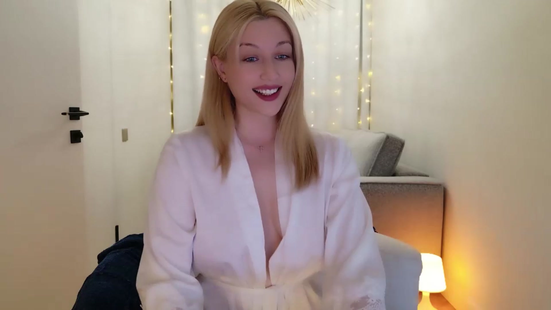 Gallery image thumbnail from RocknGrace's myfreecams stream on, 08/27/2026, 15:27 image 18 of 20