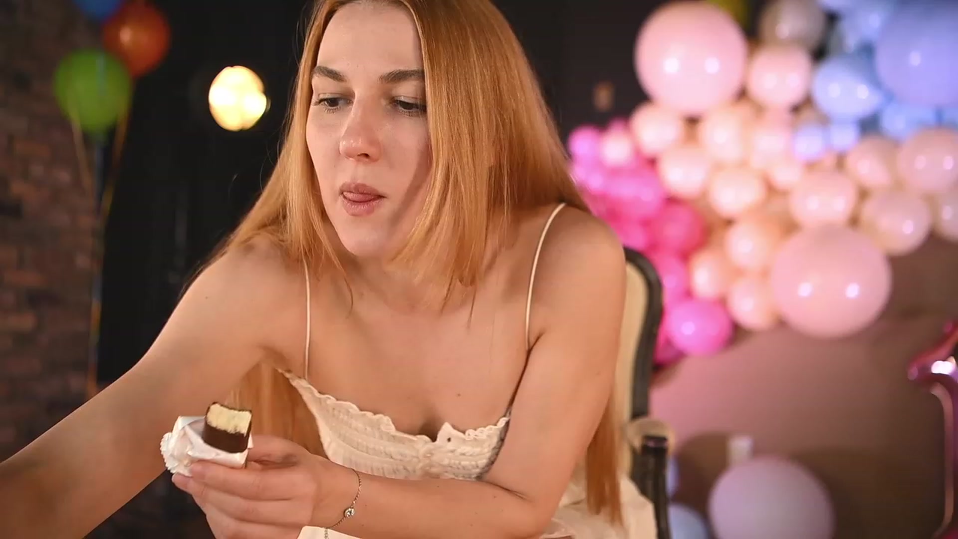 Gallery image thumbnail from RocknRose's myfreecams stream on, 08/08/2023, 05:39 image 2 of 20