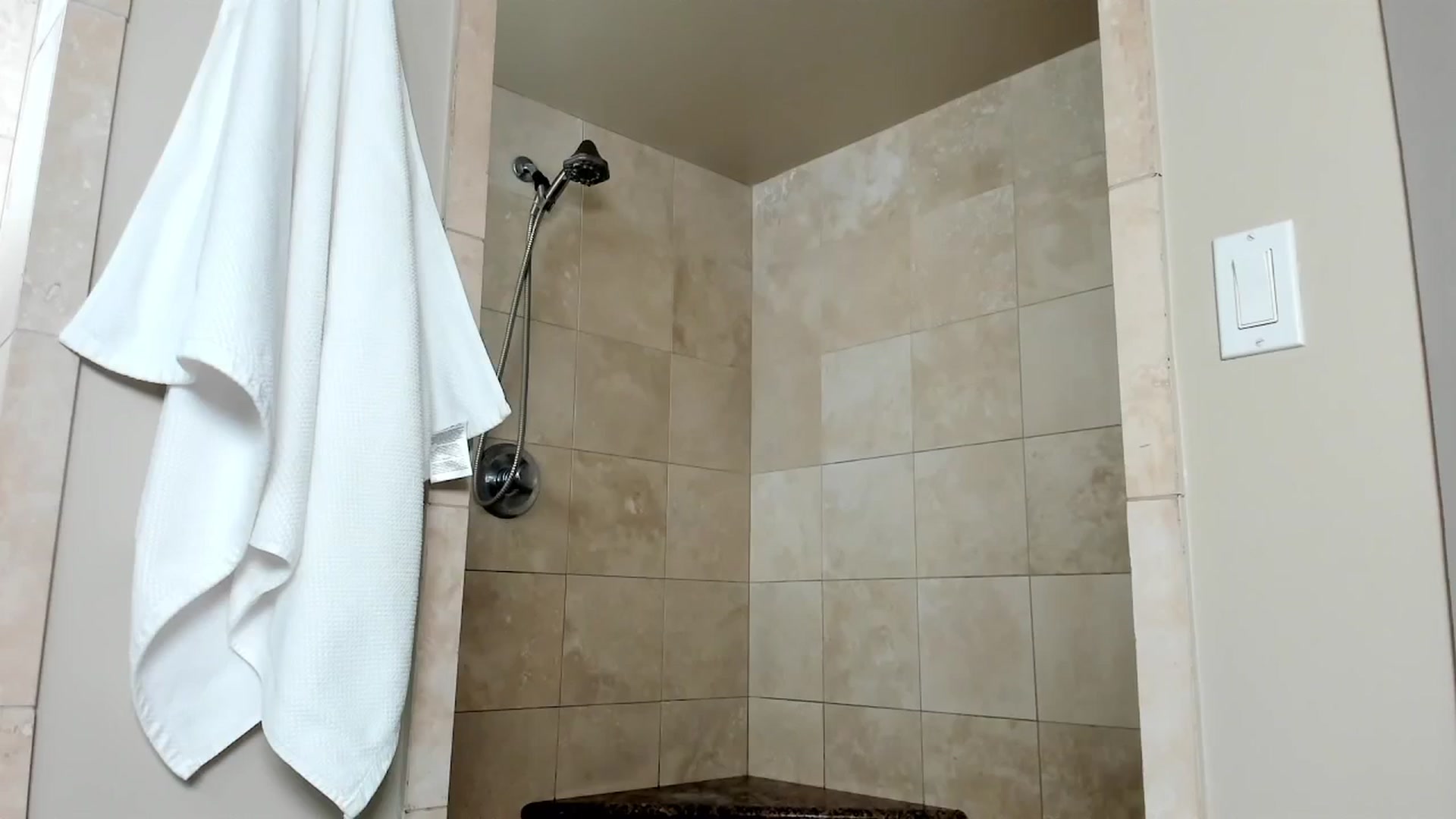 Gallery image thumbnail from RocknRose's myfreecams stream on, 06/29/2025, 04:59 image 2 of 20