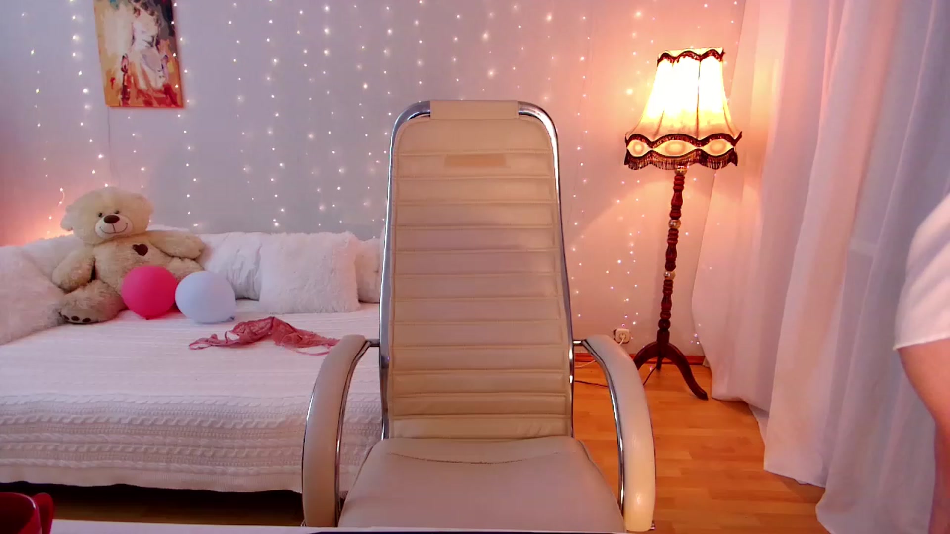 Gallery image thumbnail from Rockn_Grace's myfreecams stream on, 11/18/2022, 14:48 image 10 of 20