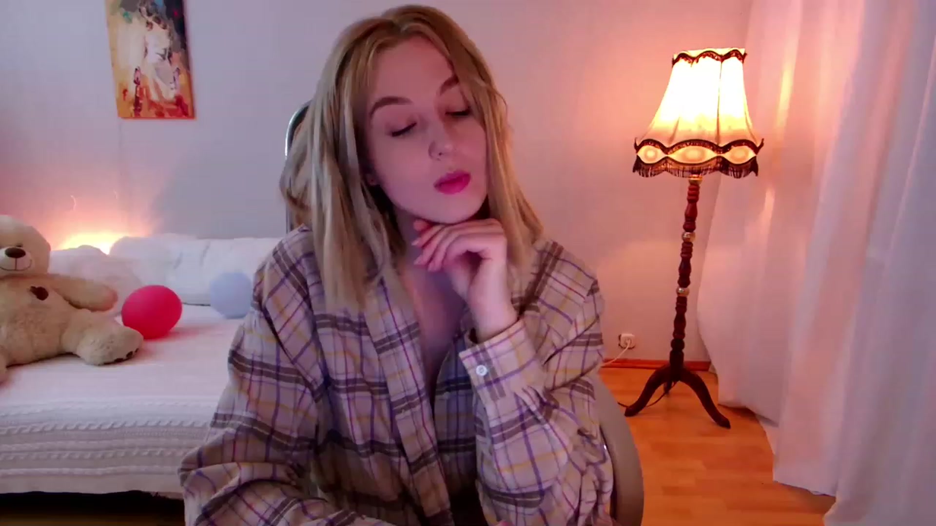 Gallery image thumbnail from Rockn_Grace's myfreecams stream on, 11/19/2022, 17:13 image 17 of 20