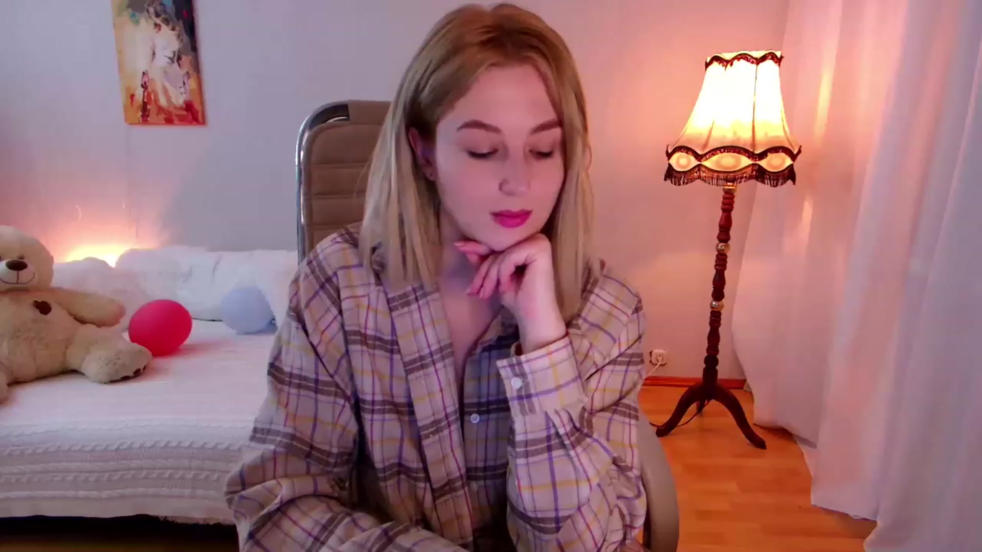 Gallery image thumbnail from Rockn_Grace's myfreecams stream on, 11/19/2022, 17:13 image 13 of 20