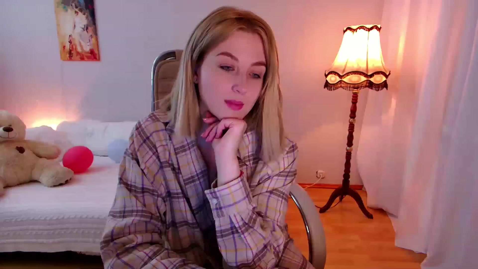 Gallery image thumbnail from Rockn_Grace's myfreecams stream on, 11/19/2022, 17:13 image 3 of 20