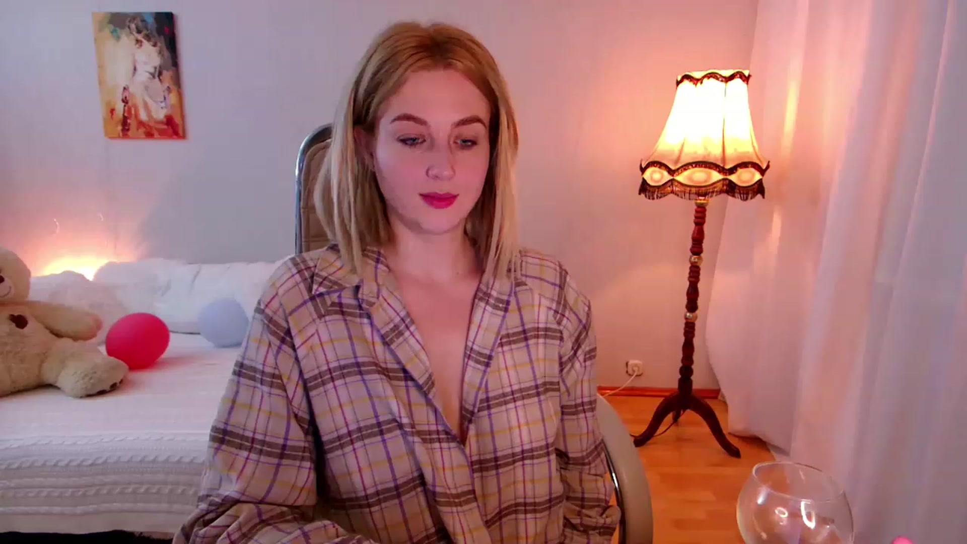 Gallery image thumbnail from Rockn_Grace's myfreecams stream on, 11/19/2022, 19:14 image 18 of 20