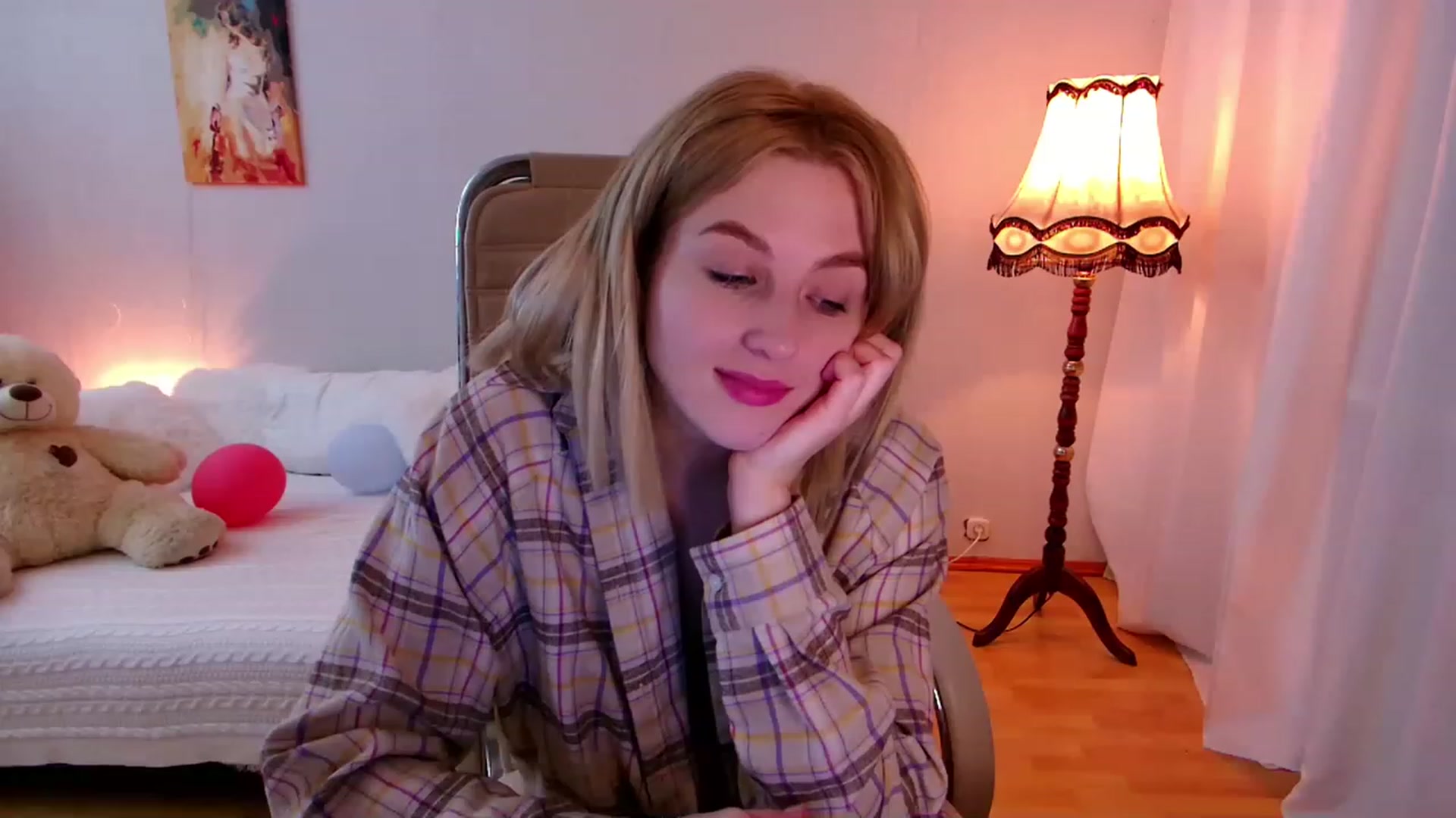 Gallery image thumbnail from Rockn_Grace's myfreecams stream on, 11/19/2022, 19:14 image 1 of 20