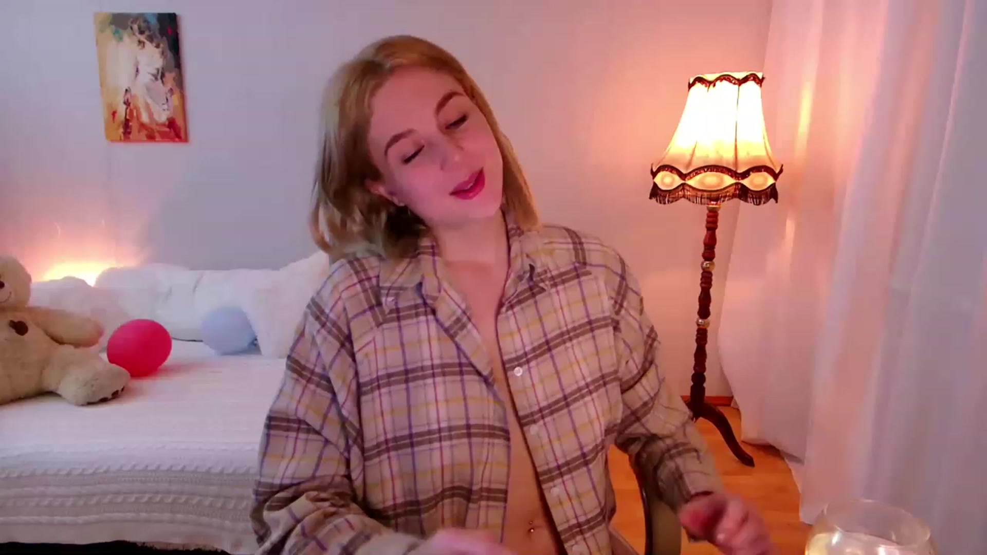Gallery image thumbnail from Rockn_Grace's myfreecams stream on, 11/19/2022, 19:37 image 2 of 20