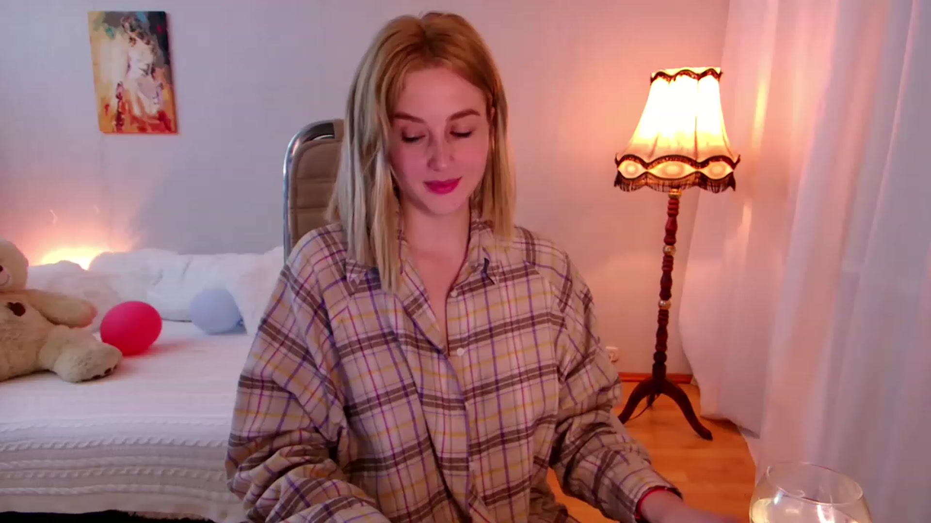 Gallery image thumbnail from Rockn_Grace's myfreecams stream on, 11/19/2022, 19:37 image 4 of 20