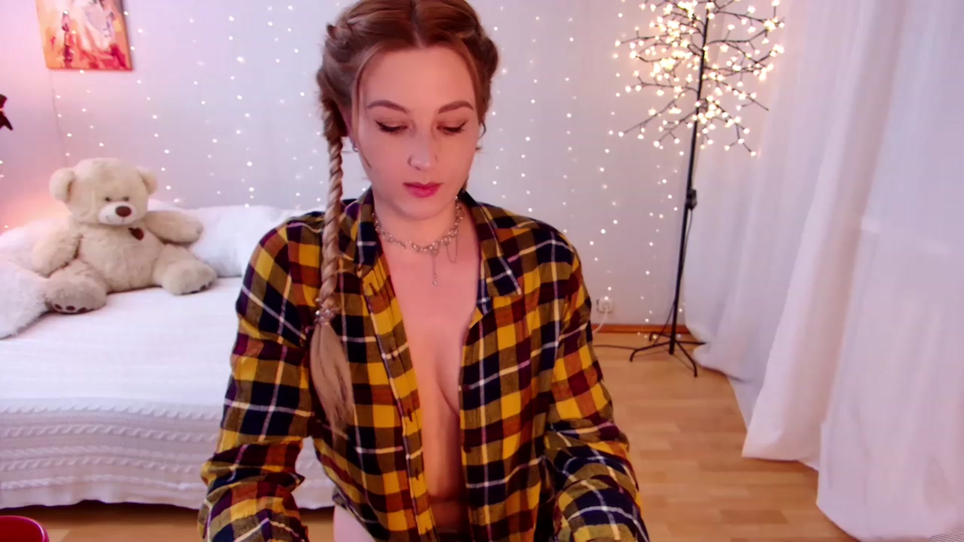 Gallery image thumbnail from Rockn_Grace's myfreecams stream on, 12/07/2022, 23:05 image 10 of 20