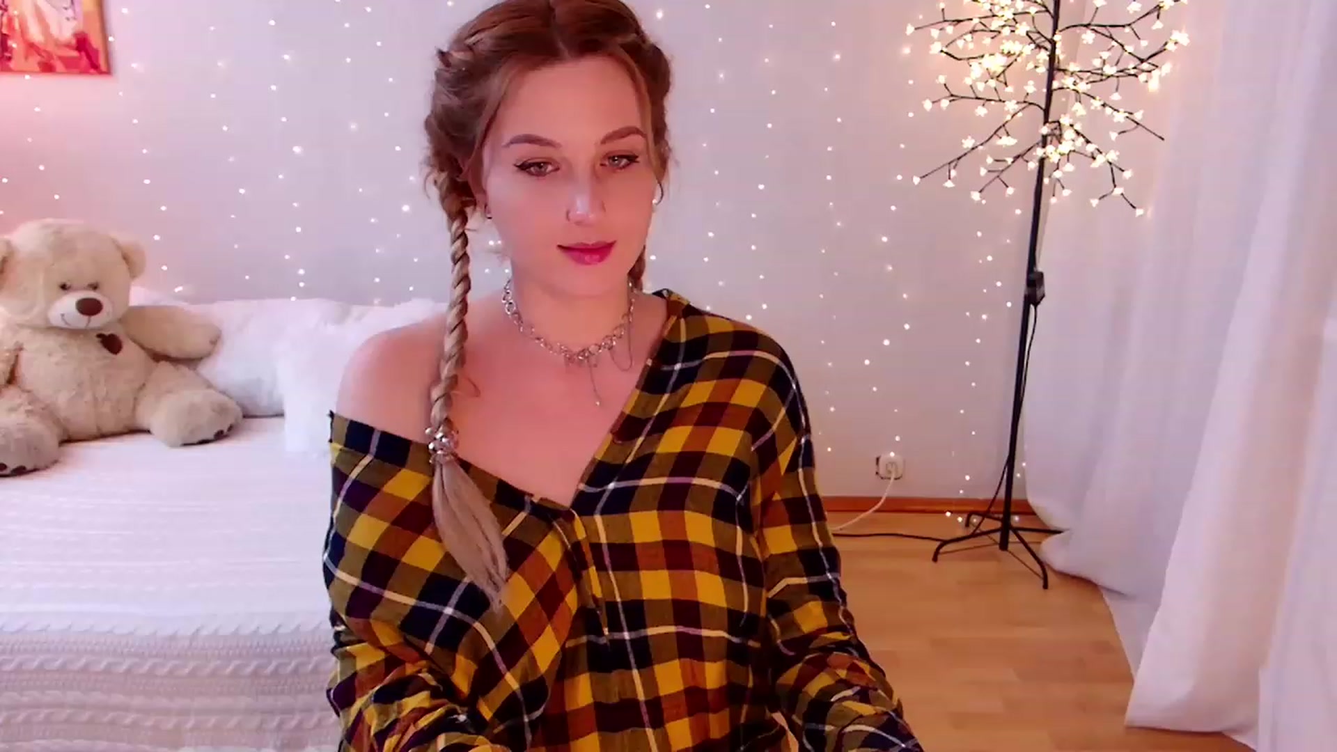 Gallery image thumbnail from Rockn_Grace's myfreecams stream on, 12/08/2022, 02:47 image 3 of 20