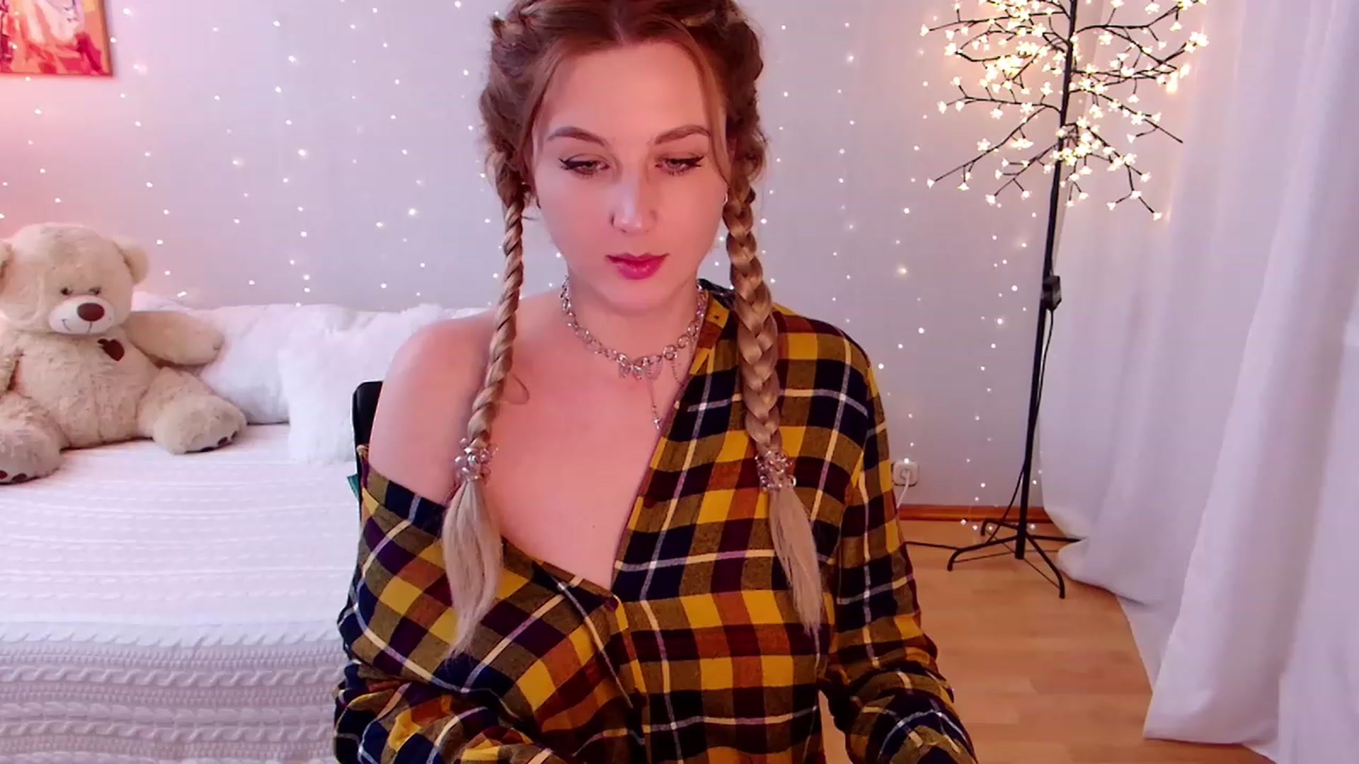 Gallery image thumbnail from Rockn_Grace's myfreecams stream on, 12/08/2022, 02:47 image 13 of 20