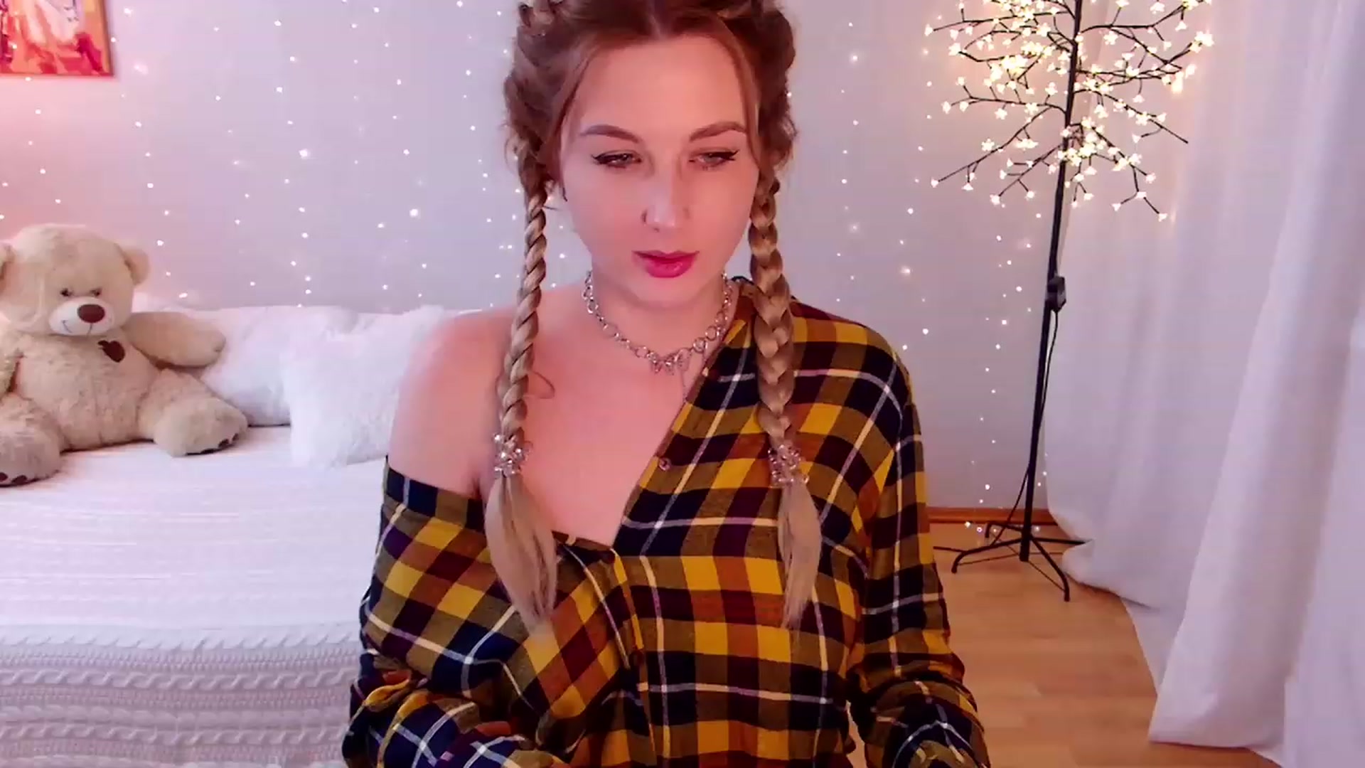 Gallery image thumbnail from Rockn_Grace's myfreecams stream on, 12/08/2022, 02:47 image 20 of 20