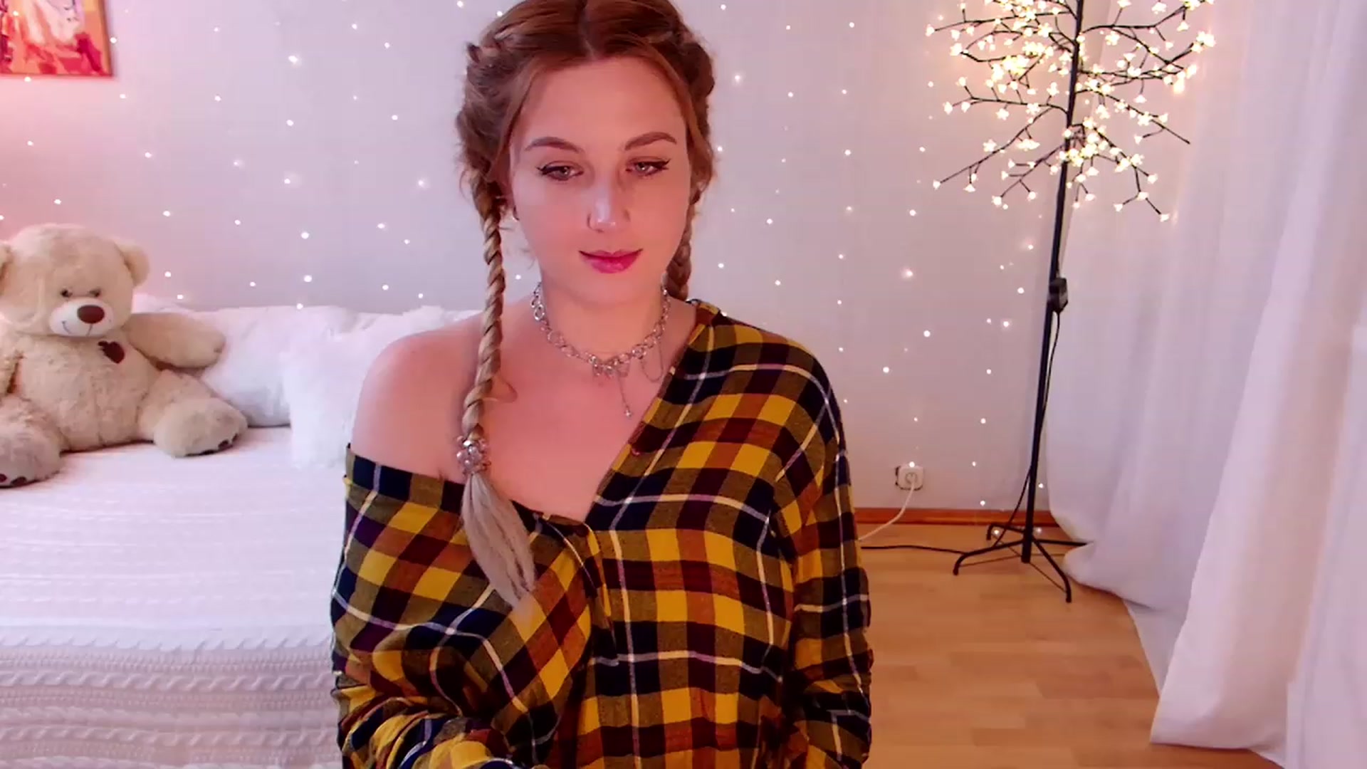Gallery image thumbnail from Rockn_Grace's myfreecams stream on, 12/08/2022, 02:47 image 8 of 20