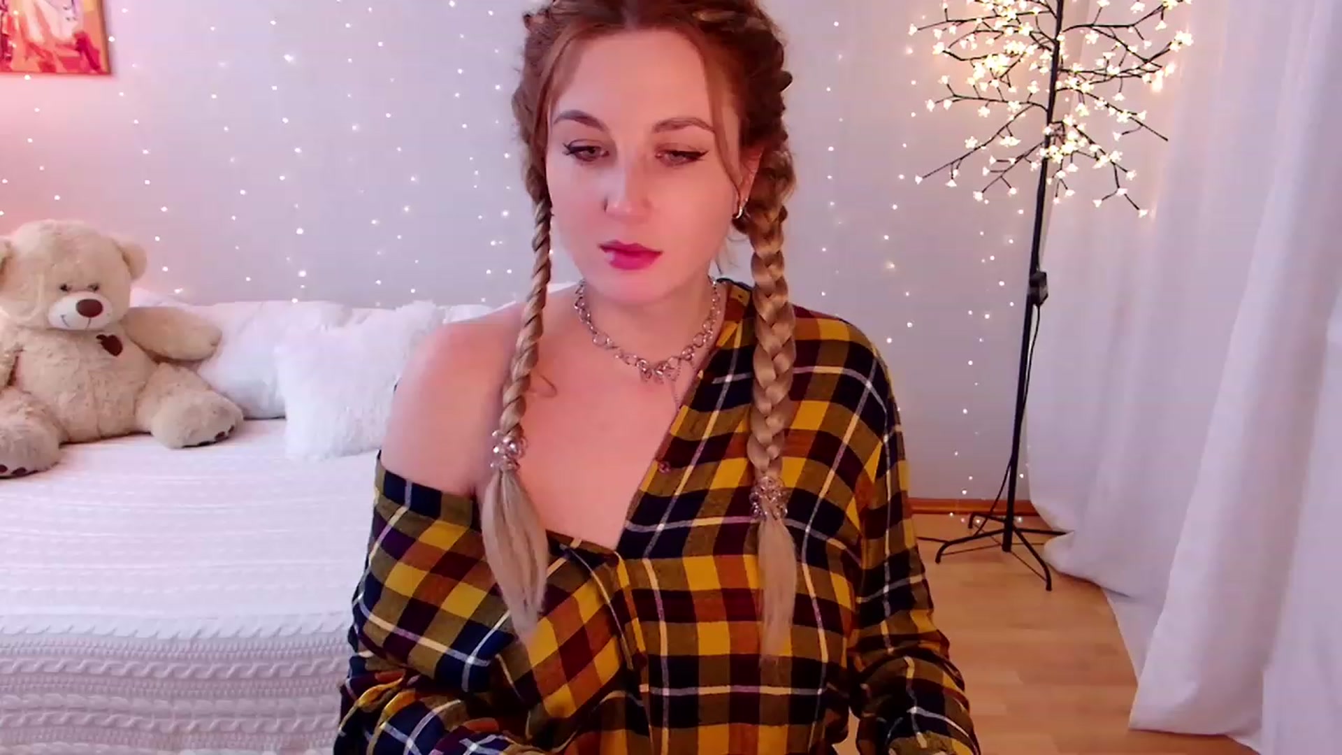 Gallery image thumbnail from Rockn_Grace's myfreecams stream on, 12/08/2022, 03:46 image 1 of 20