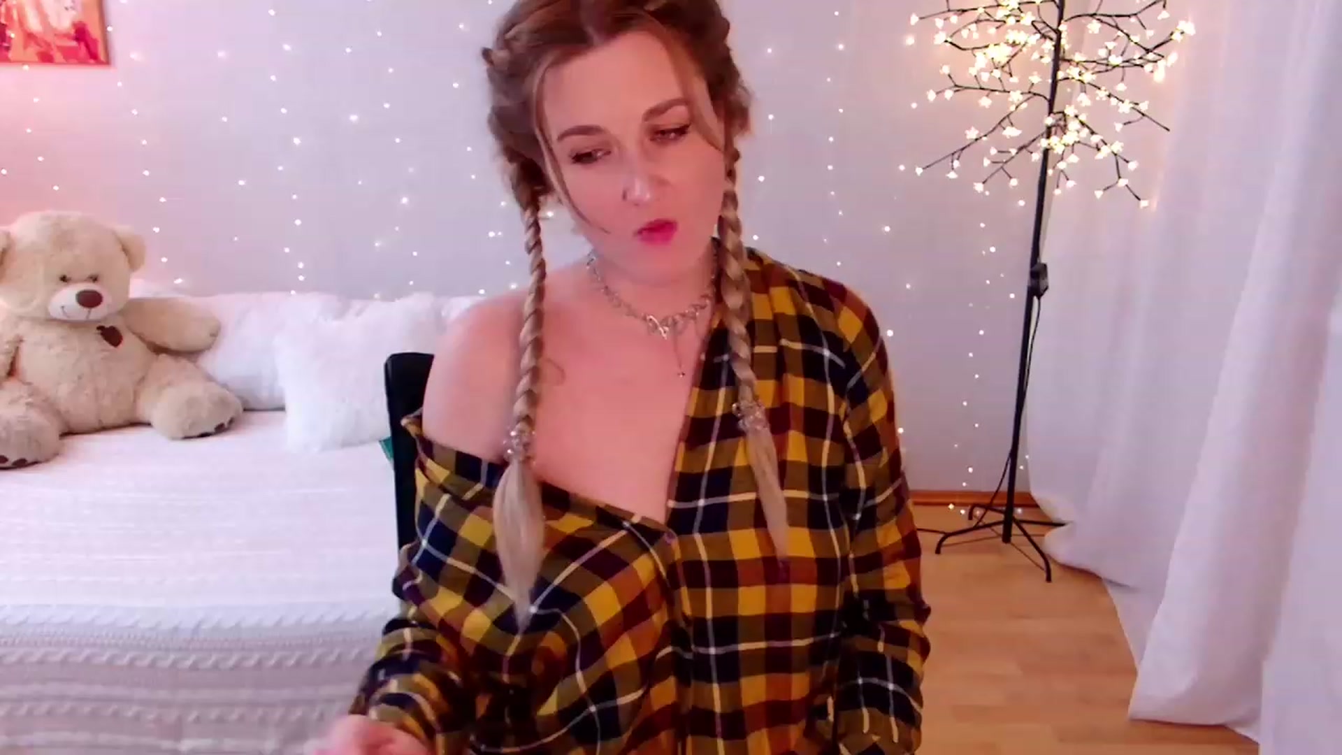 Gallery image thumbnail from Rockn_Grace's myfreecams stream on, 12/08/2022, 03:46 image 5 of 20