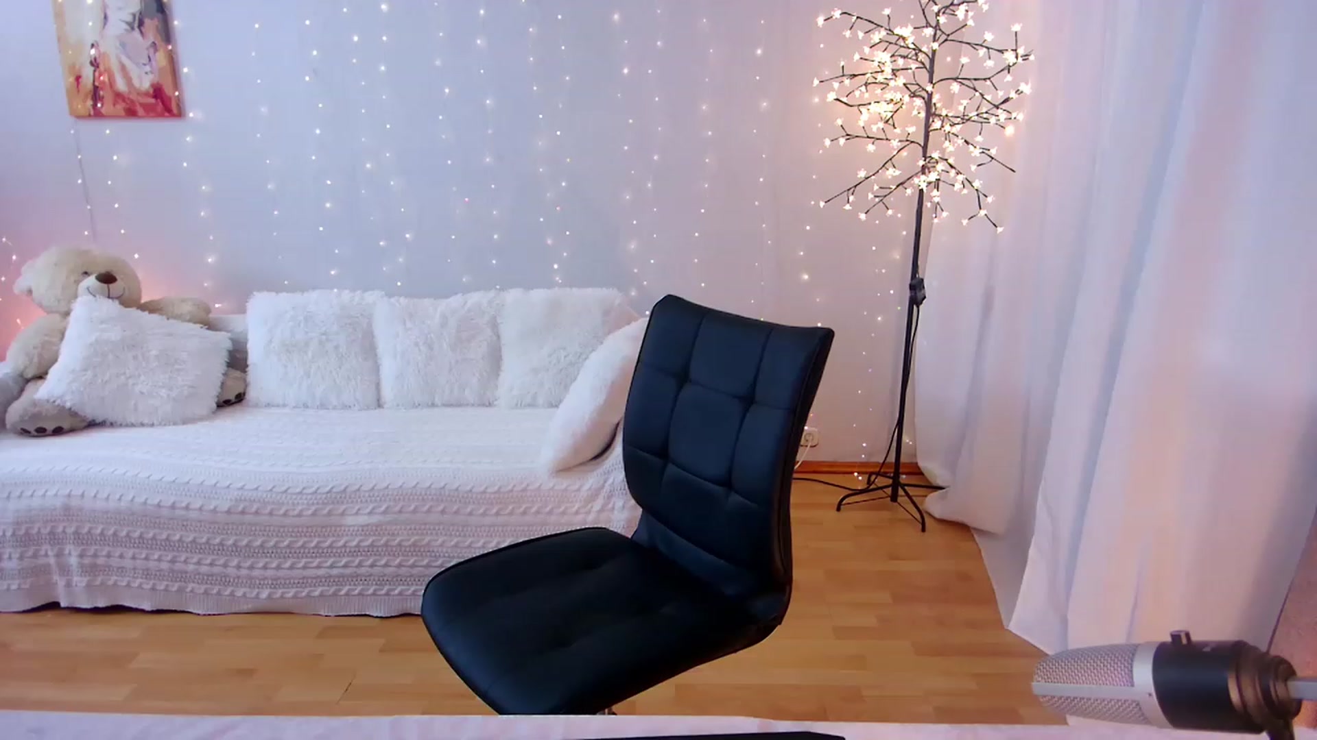 Gallery image thumbnail from Rockn_Grace's myfreecams stream on, 12/25/2022, 14:24 image 3 of 20