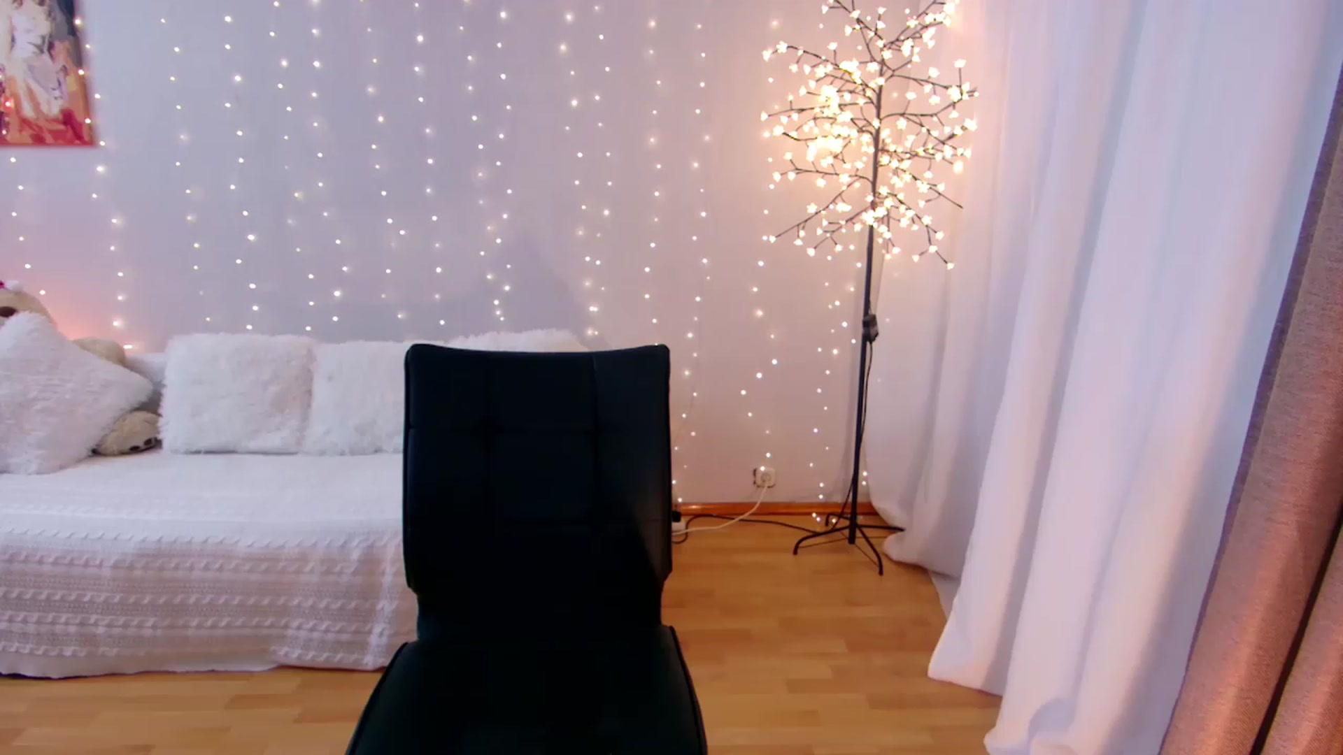 Gallery image thumbnail from Rockn_Grace's myfreecams stream on, 01/03/2023, 15:20 image 14 of 20