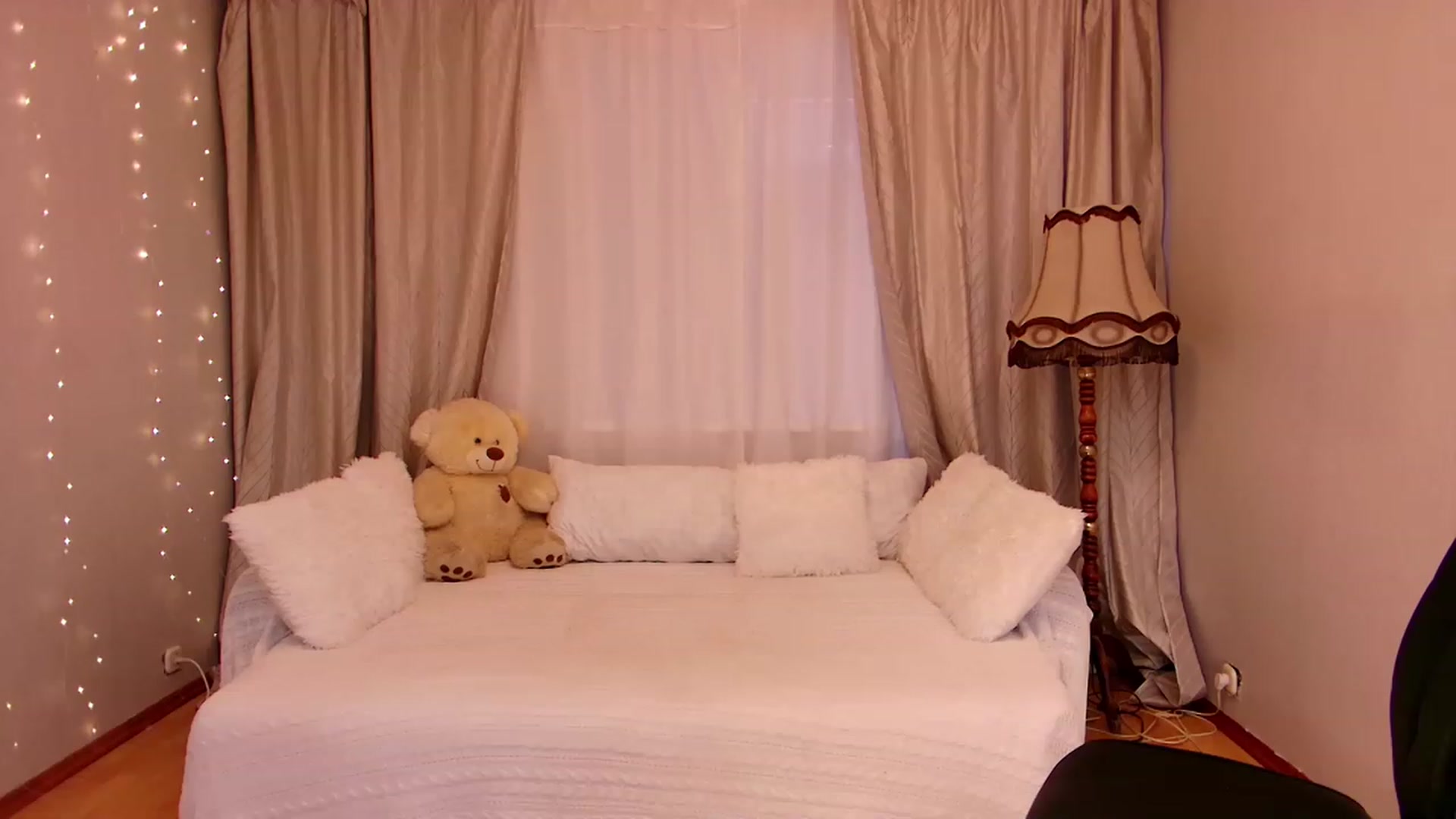 Gallery image thumbnail from Rockn_Grace's myfreecams stream on, 02/01/2023, 11:08 image 16 of 20