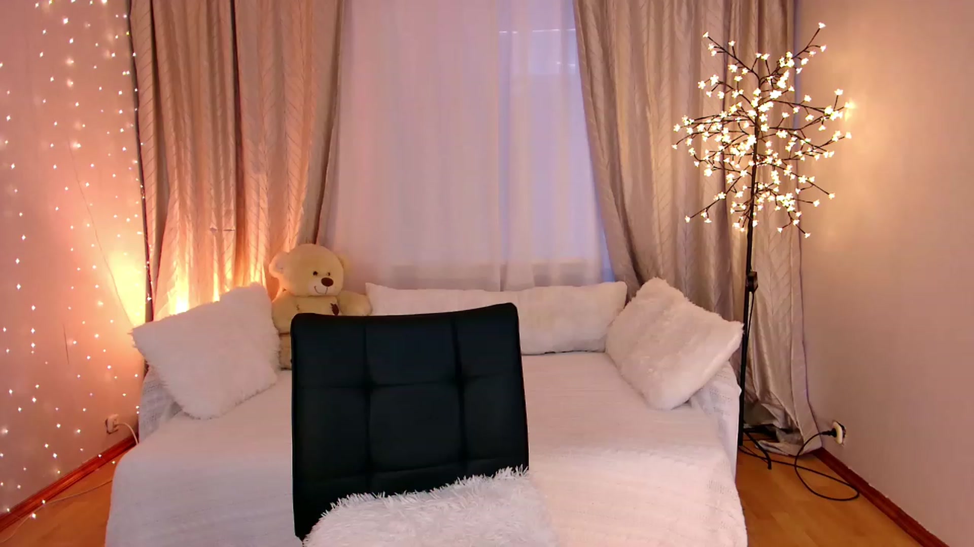Gallery image thumbnail from Rockn_Grace's myfreecams stream on, 02/03/2023, 09:55 image 14 of 20