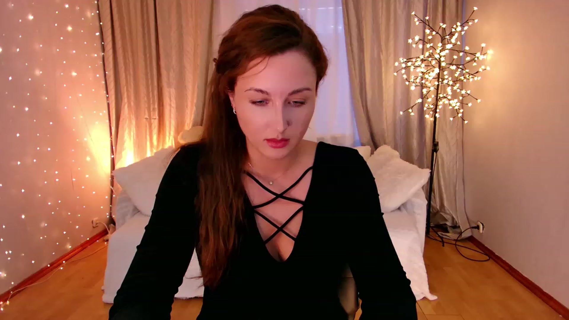 Gallery image thumbnail from Rockn_Grace's myfreecams stream on, 02/08/2023, 07:33 image 10 of 20