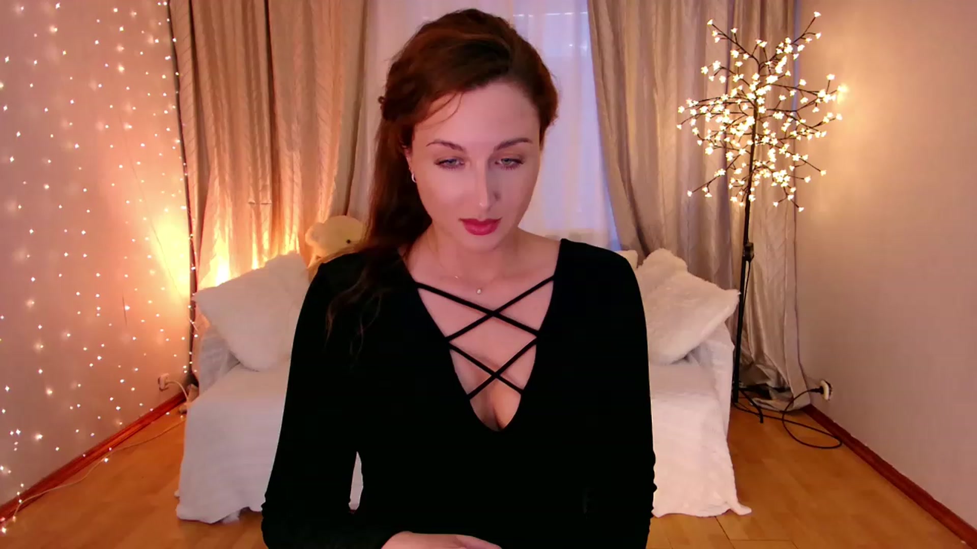 Gallery image thumbnail from Rockn_Grace's myfreecams stream on, 02/08/2023, 07:33 image 15 of 20