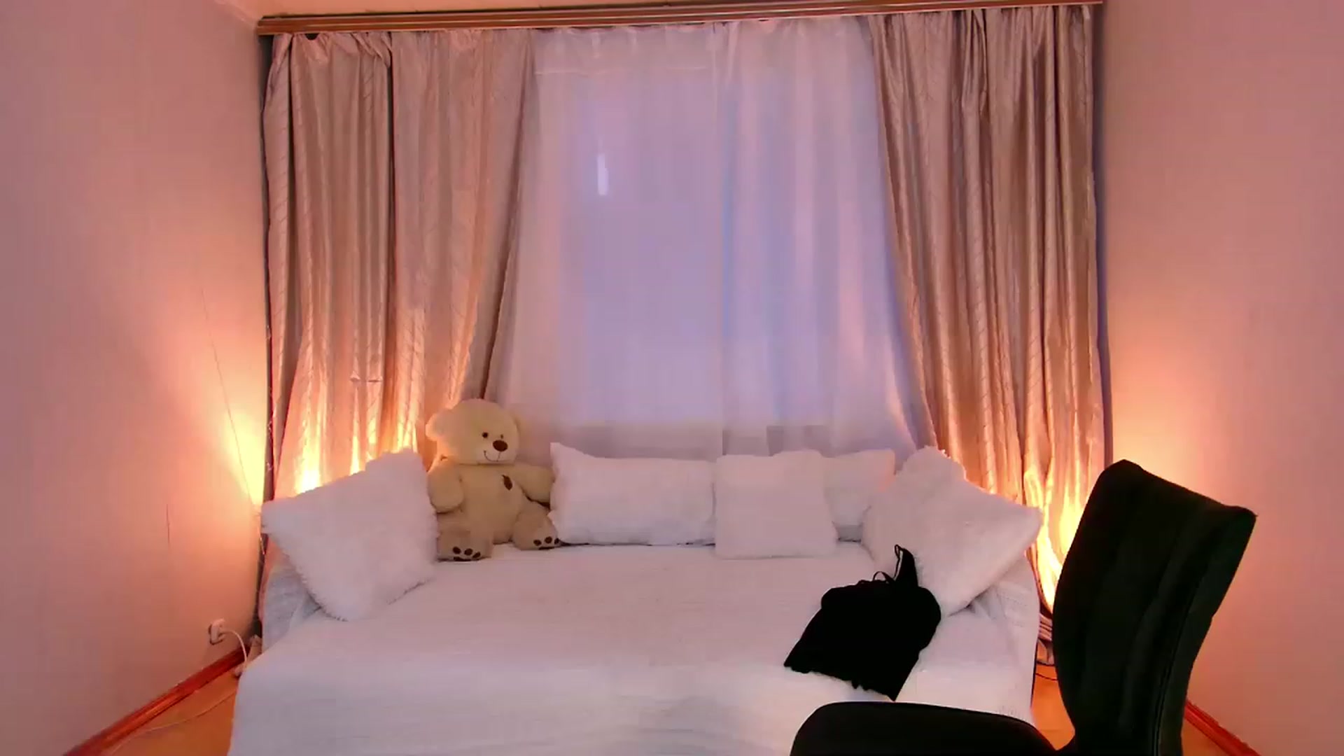 Gallery image thumbnail from Rockn_Grace's myfreecams stream on, 02/10/2023, 13:26 image 5 of 20
