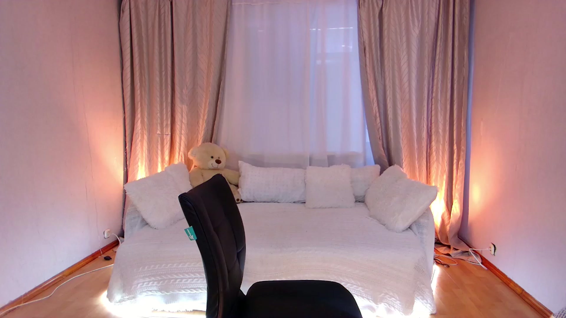 Gallery image thumbnail from Rockn_Grace's myfreecams stream on, 03/06/2023, 11:09 image 18 of 20