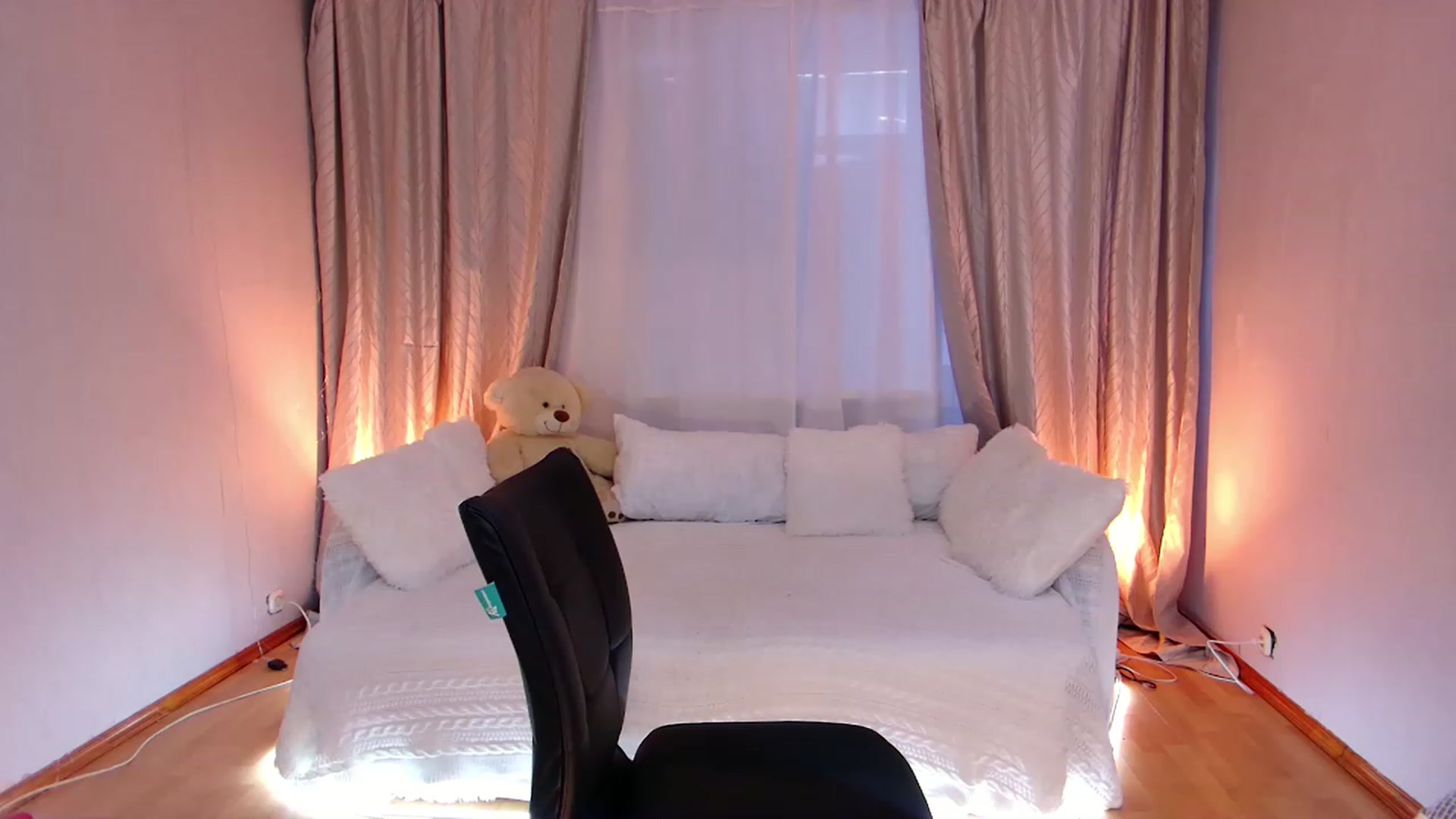Gallery image thumbnail from Rockn_Grace's myfreecams stream on, 03/06/2023, 11:09 image 15 of 20
