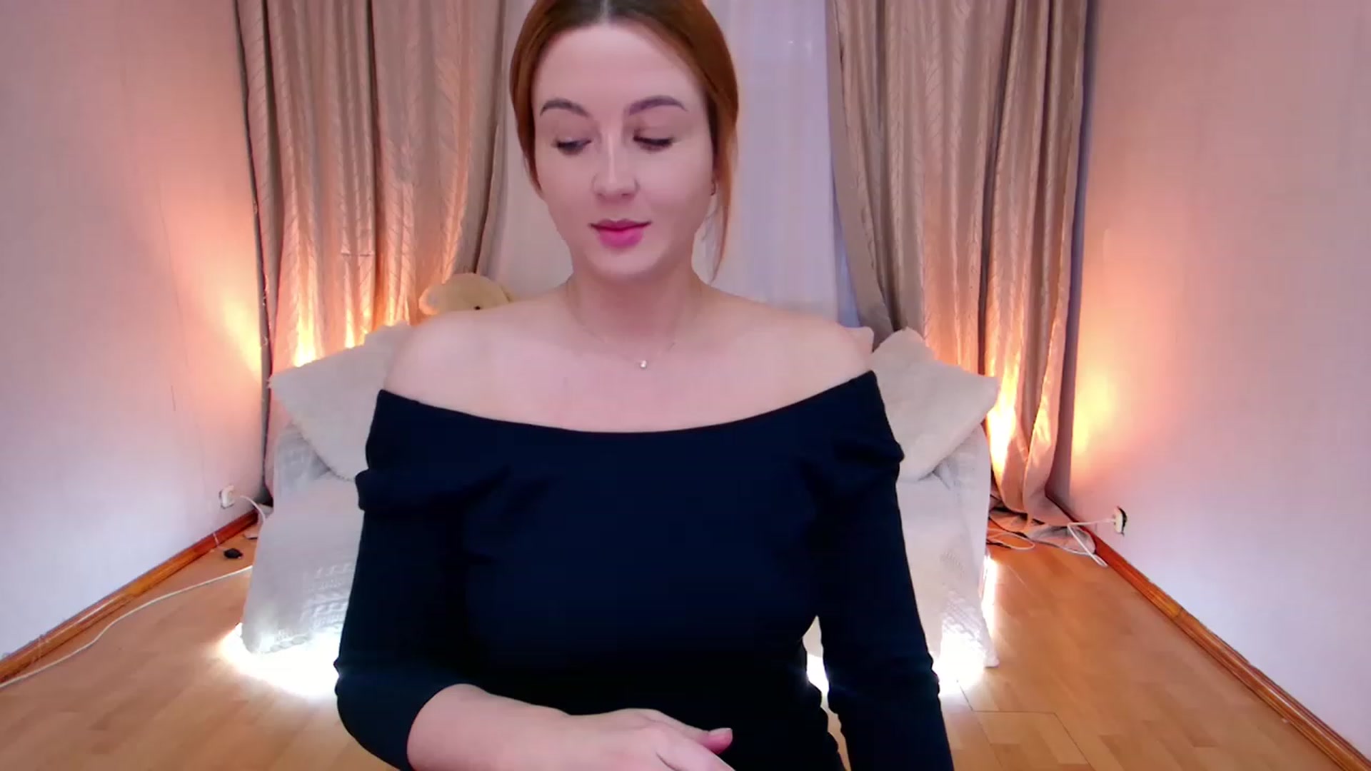 Gallery image thumbnail from Rockn_Grace's myfreecams stream on, 03/09/2023, 07:00 image 1 of 20