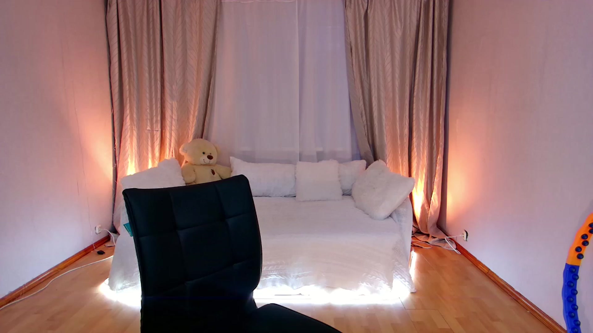 Gallery image thumbnail from Rockn_Grace's myfreecams stream on, 03/09/2023, 07:00 image 5 of 20