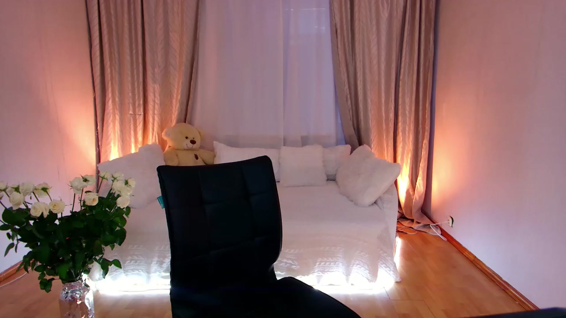 Gallery image thumbnail from Rockn_Grace's myfreecams stream on, 03/10/2023, 08:24 image 2 of 20