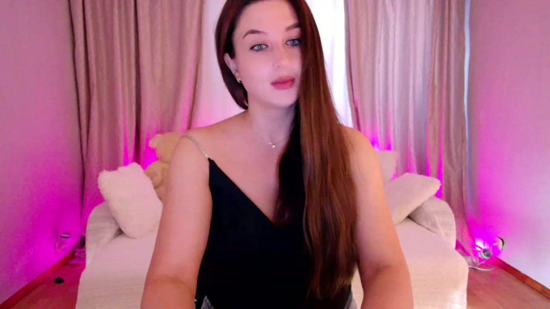 Gallery image thumbnail from Rockn_Grace's myfreecams stream on, 04/18/2023, 04:16 image 4 of 20
