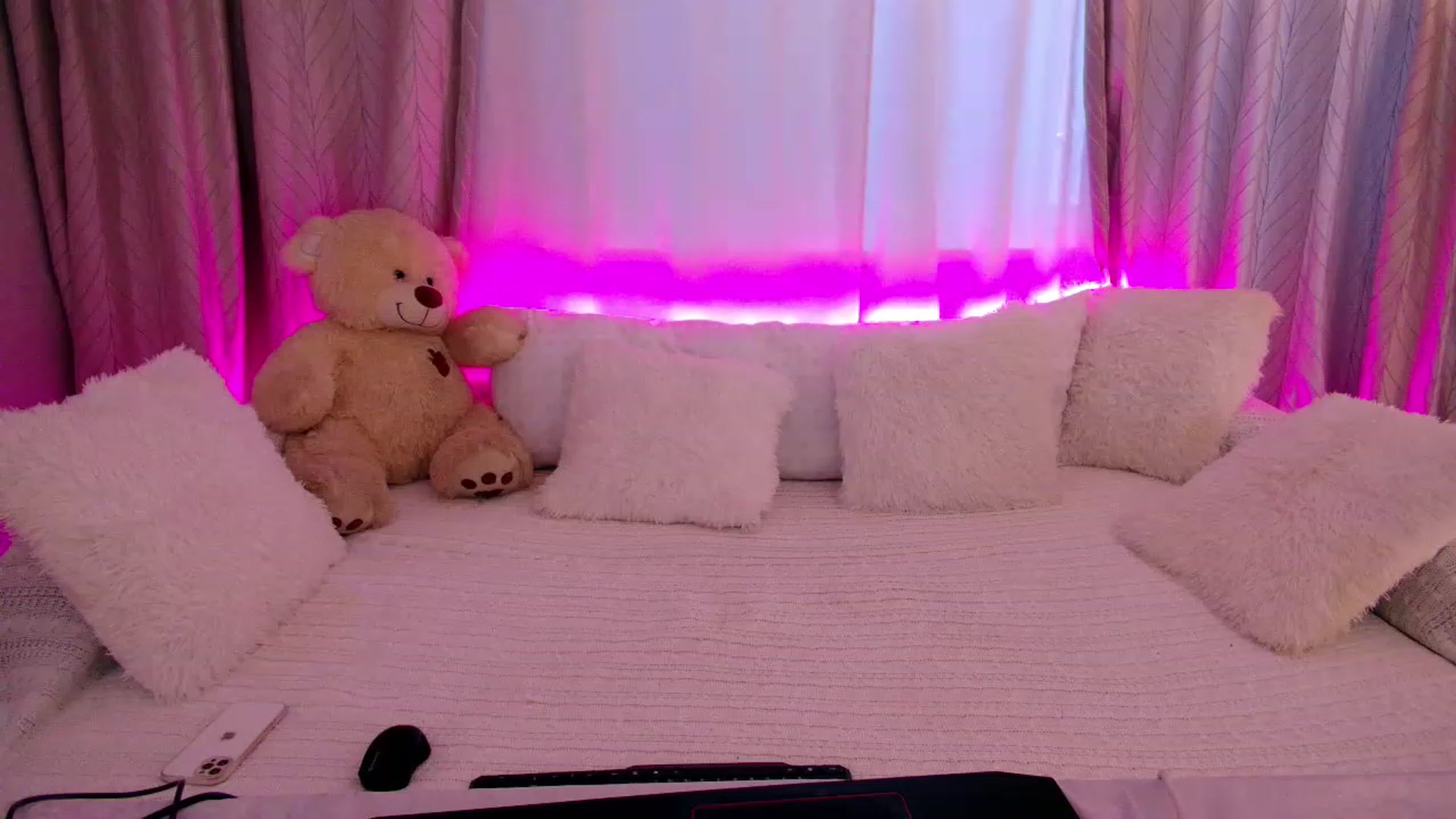 Gallery image thumbnail from Rockn_Grace's myfreecams stream on, 04/18/2023, 06:16 image 18 of 20