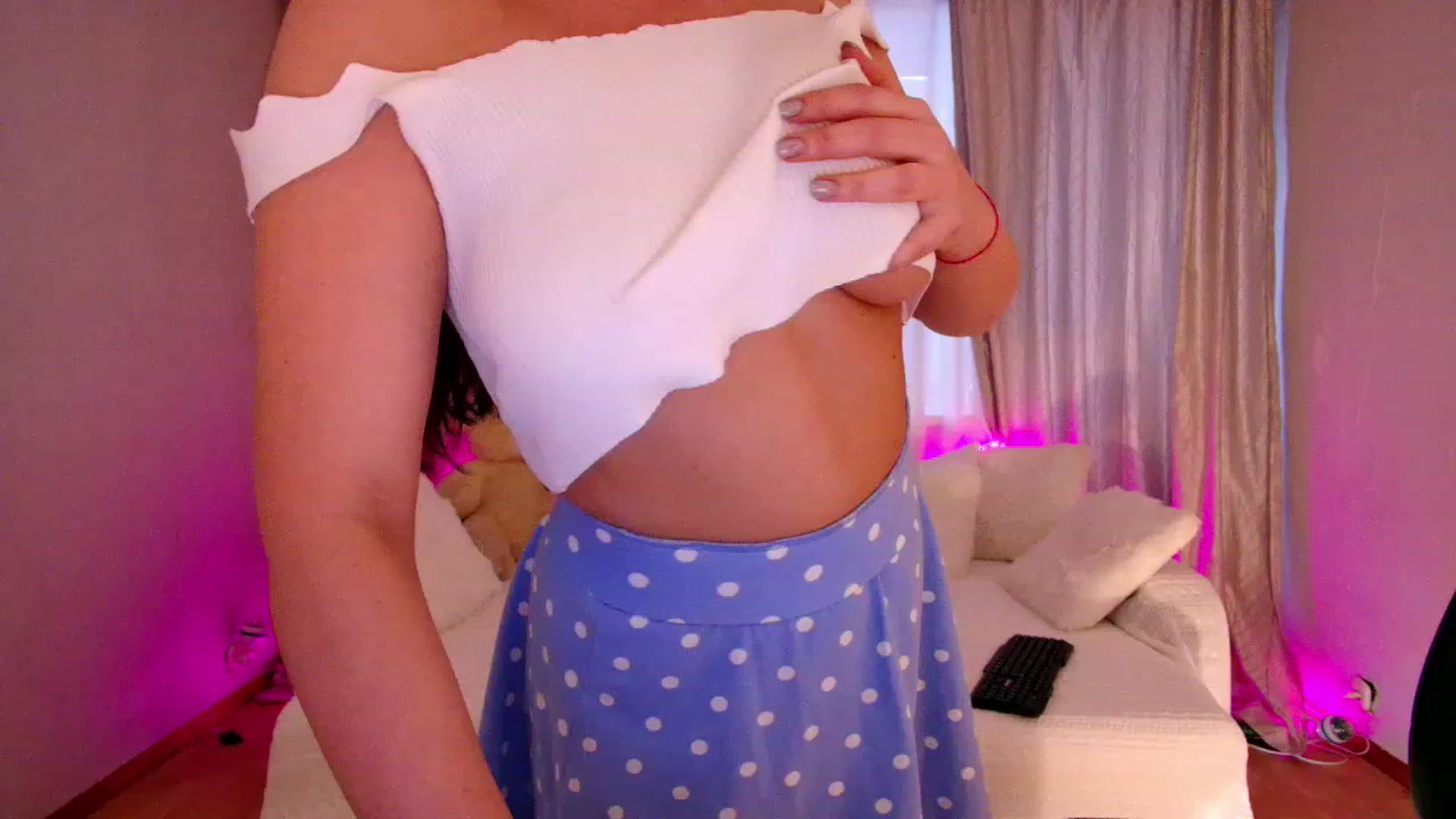 Gallery image thumbnail from Rockn_Grace's myfreecams stream on, 04/20/2023, 06:40 image 17 of 20