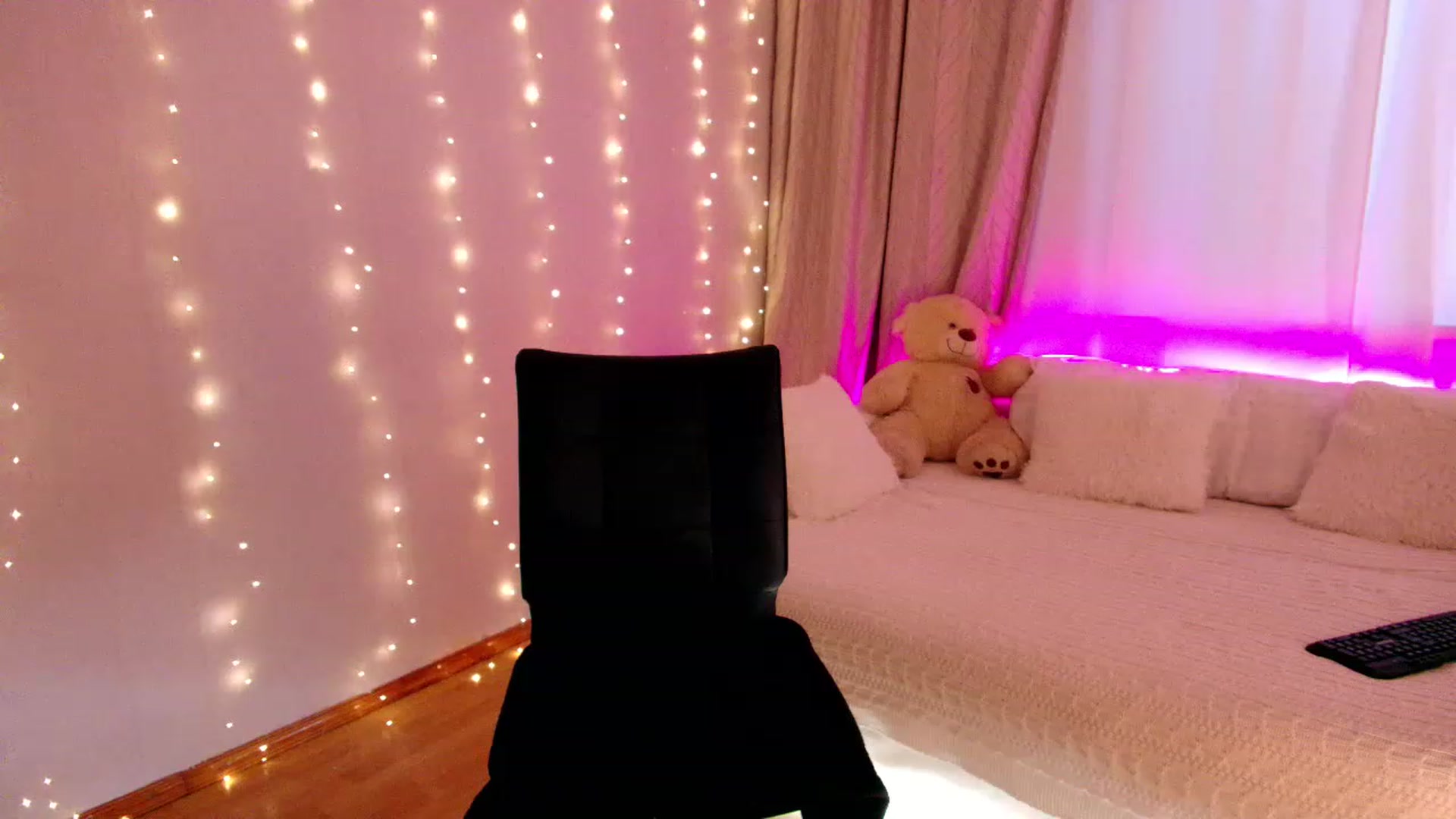 Gallery image thumbnail from Rockn_Grace's myfreecams stream on, 04/27/2023, 07:54 image 15 of 20