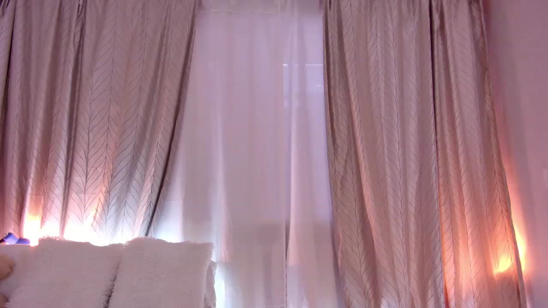Gallery image thumbnail from Rockn_Grace's myfreecams stream on, 04/29/2023, 07:03 image 17 of 20