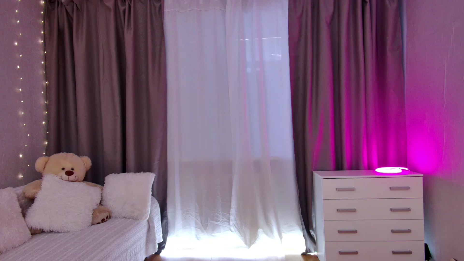 Gallery image thumbnail from Rockn_Grace's myfreecams stream on, 05/02/2023, 07:51 image 2 of 20