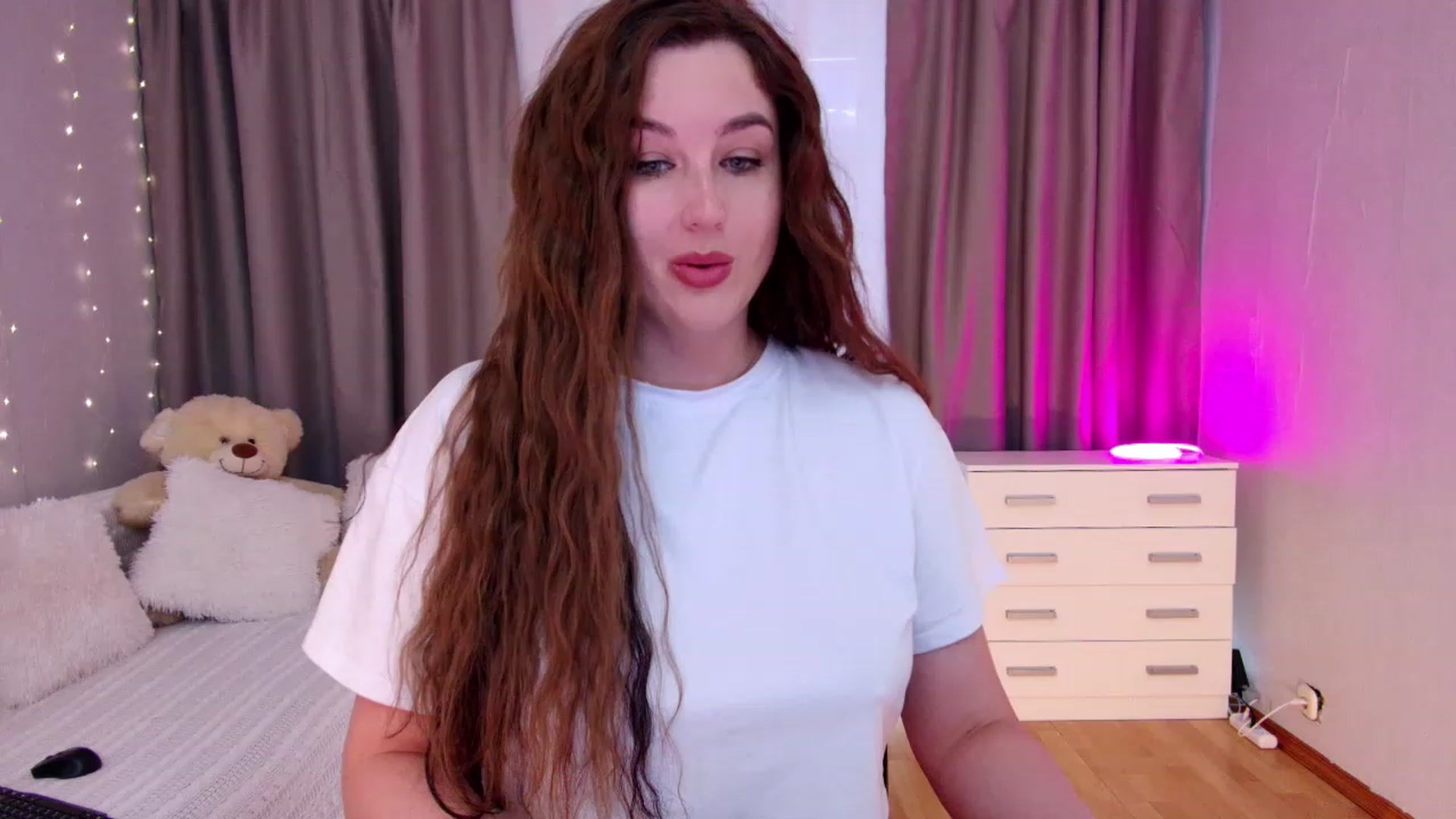 Gallery image thumbnail from Rockn_Grace's myfreecams stream on, 05/05/2023, 11:29 image 1 of 20