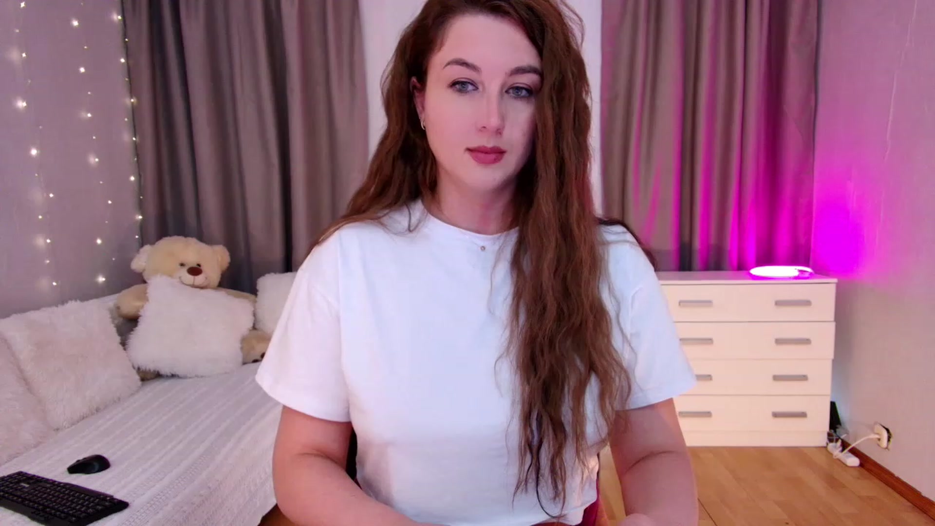 Gallery image thumbnail from Rockn_Grace's myfreecams stream on, 05/05/2023, 13:13 image 7 of 20