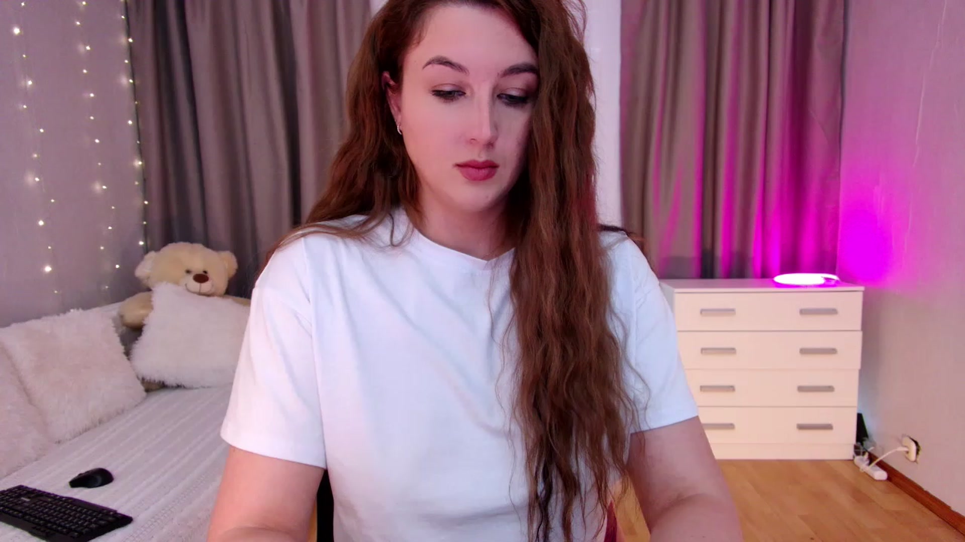 Gallery image thumbnail from Rockn_Grace's myfreecams stream on, 05/05/2023, 13:13 image 5 of 20