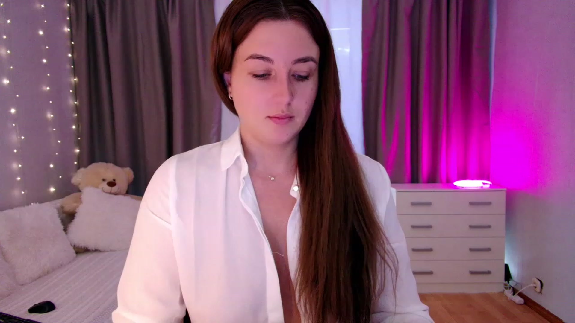 Gallery image thumbnail from Rockn_Grace's myfreecams stream on, 05/08/2023, 07:31 image 1 of 20