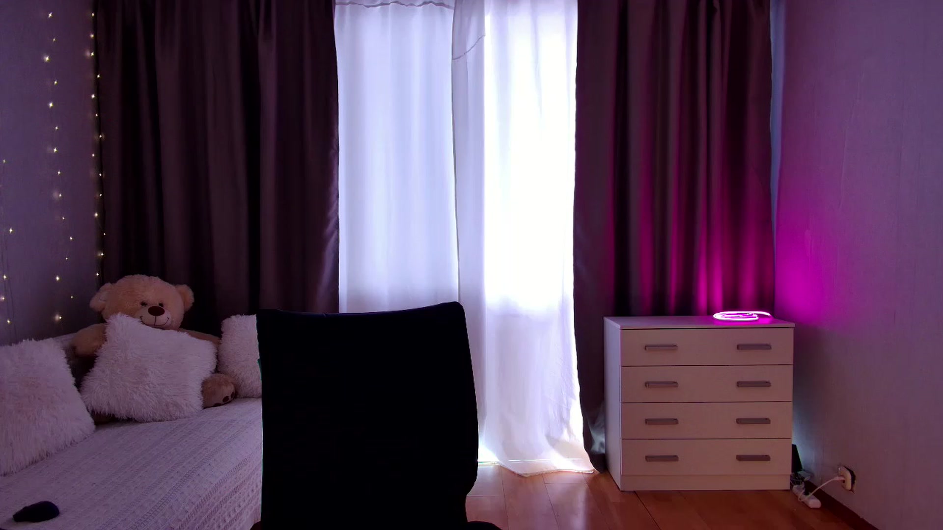 Gallery image thumbnail from Rockn_Grace's myfreecams stream on, 05/10/2023, 08:54 image 10 of 20