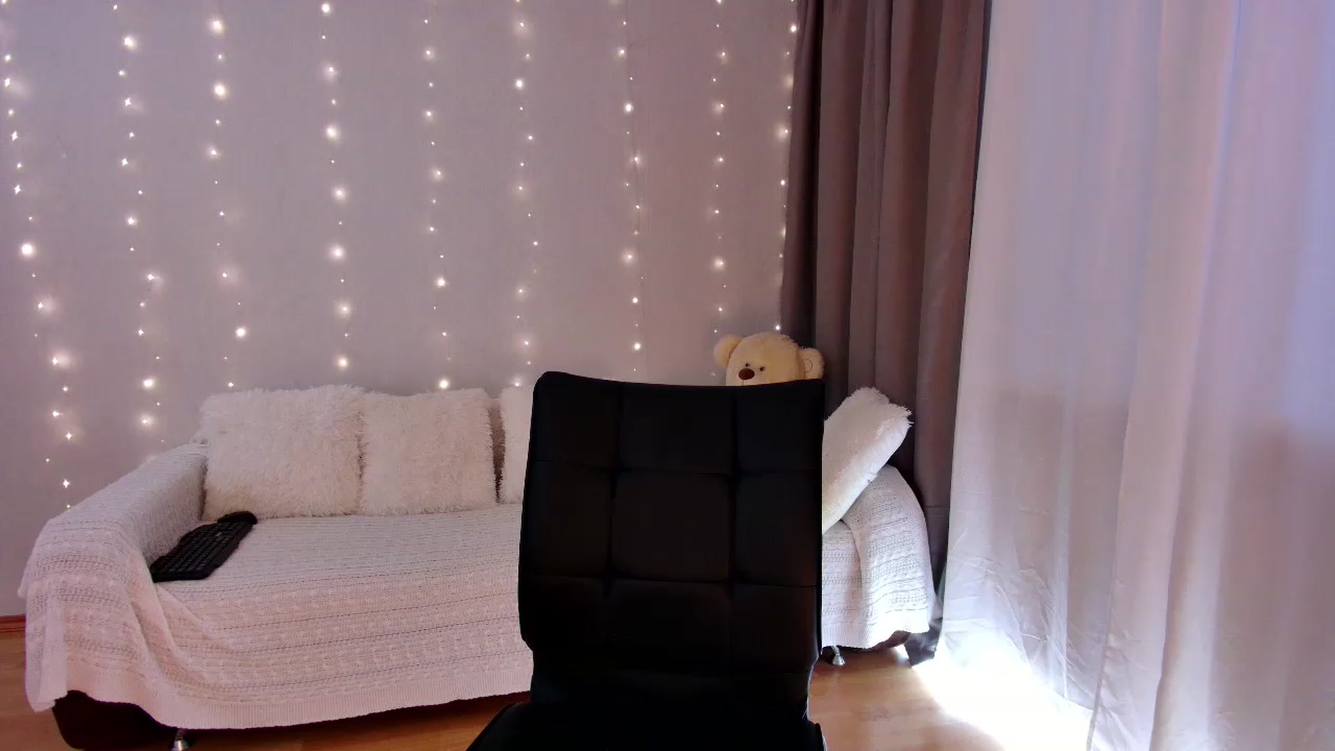 Gallery image thumbnail from Rockn_Grace's myfreecams stream on, 05/15/2023, 11:02 image 8 of 20