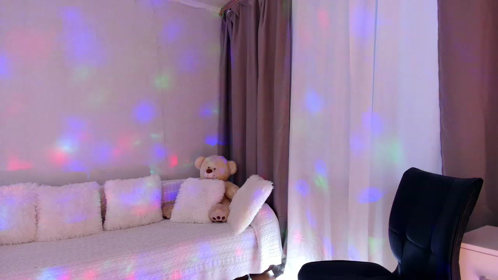 Gallery image thumbnail from Rockn_Grace's myfreecams stream on, 05/16/2023, 06:13 image 13 of 20