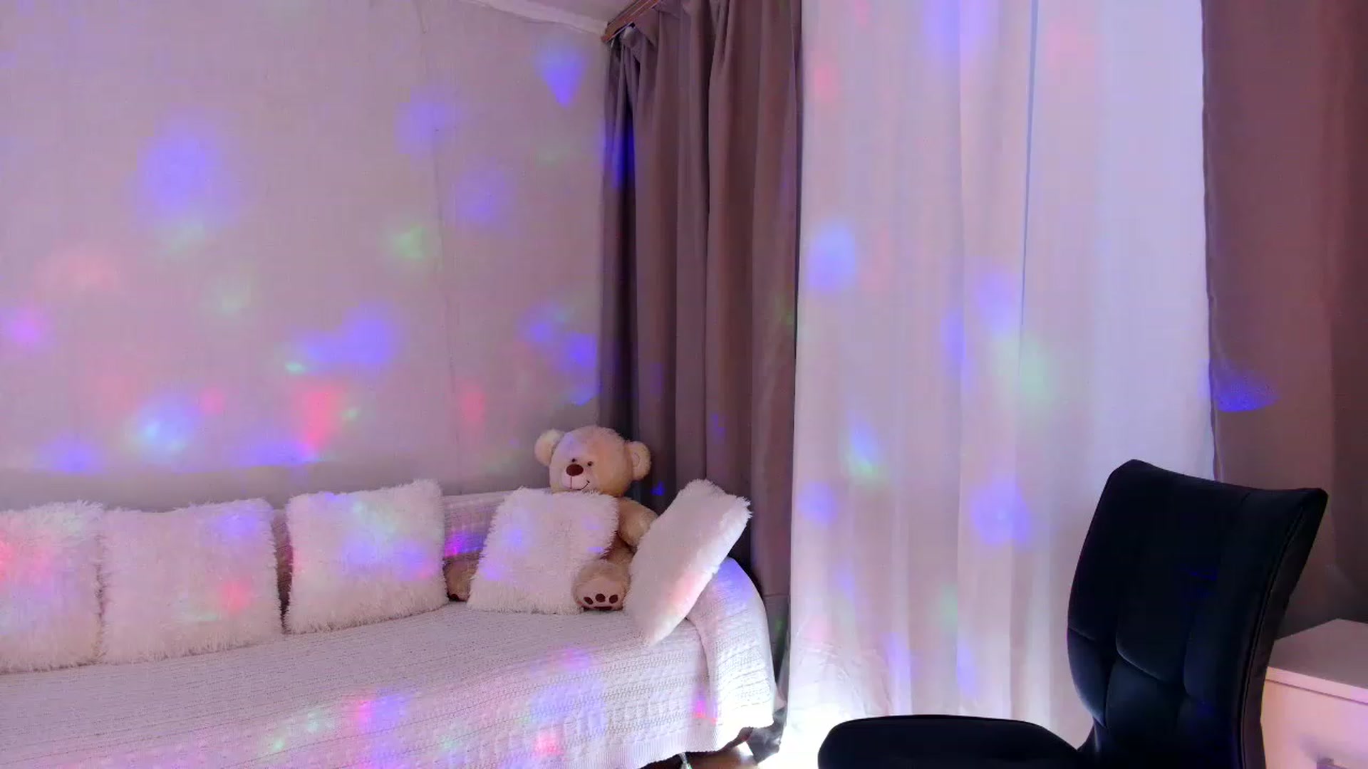 Gallery image thumbnail from Rockn_Grace's myfreecams stream on, 05/16/2023, 06:13 image 14 of 20