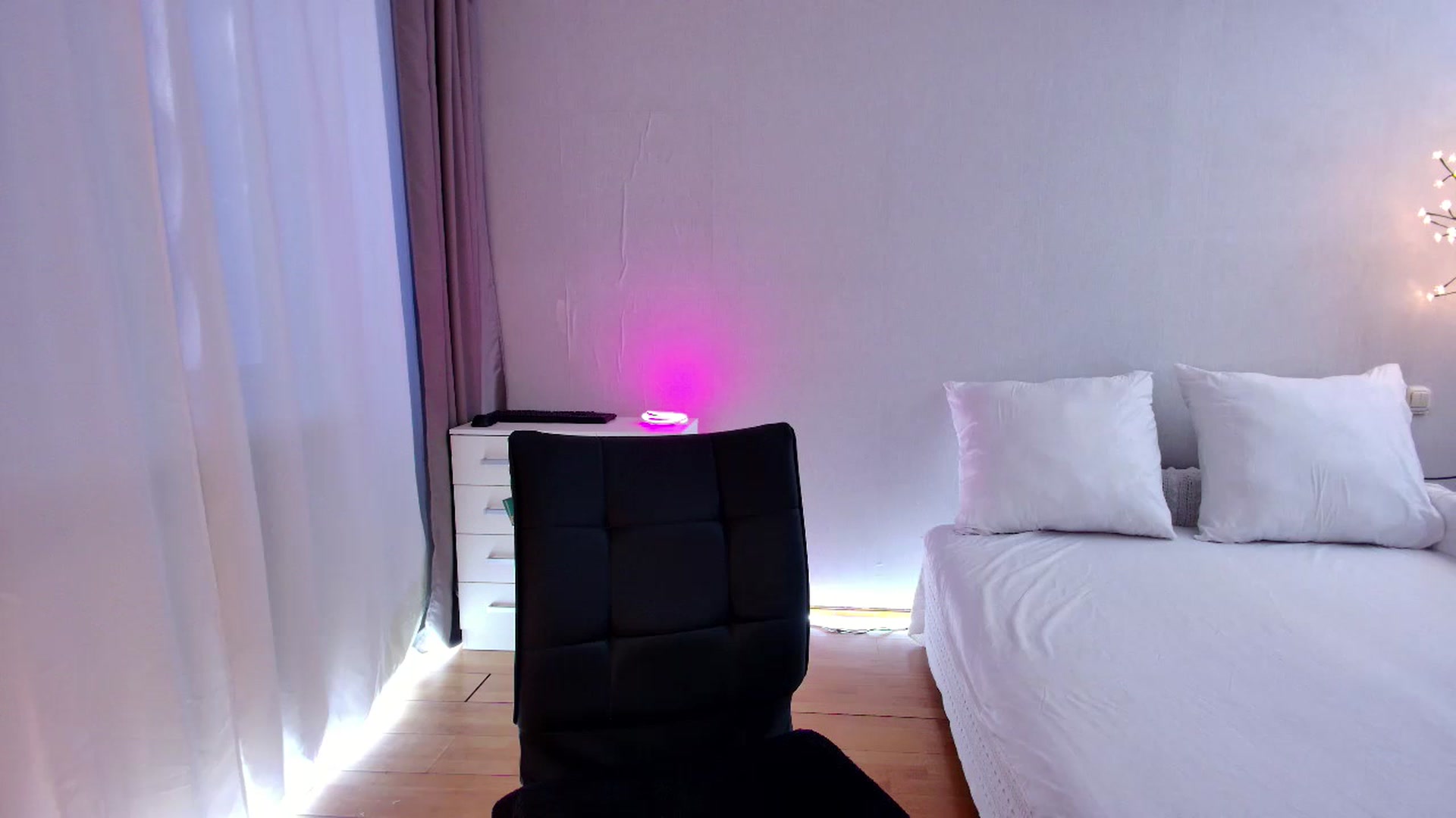 Gallery image thumbnail from Rockn_Grace's myfreecams stream on, 06/06/2023, 06:07 image 18 of 20