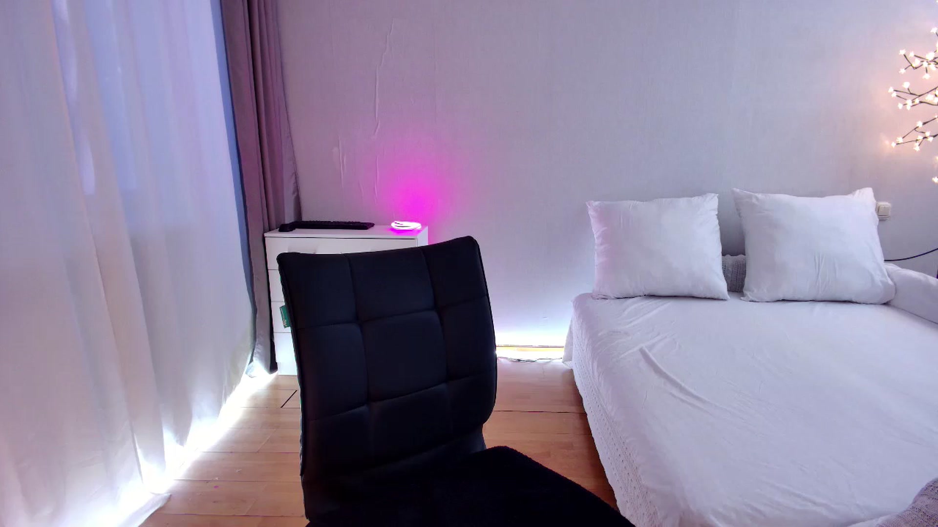 Gallery image thumbnail from Rockn_Grace's myfreecams stream on, 06/06/2023, 07:14 image 11 of 20