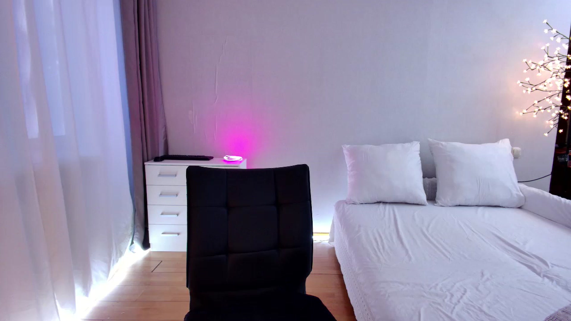 Gallery image thumbnail from Rockn_Grace's myfreecams stream on, 06/06/2023, 08:34 image 20 of 20